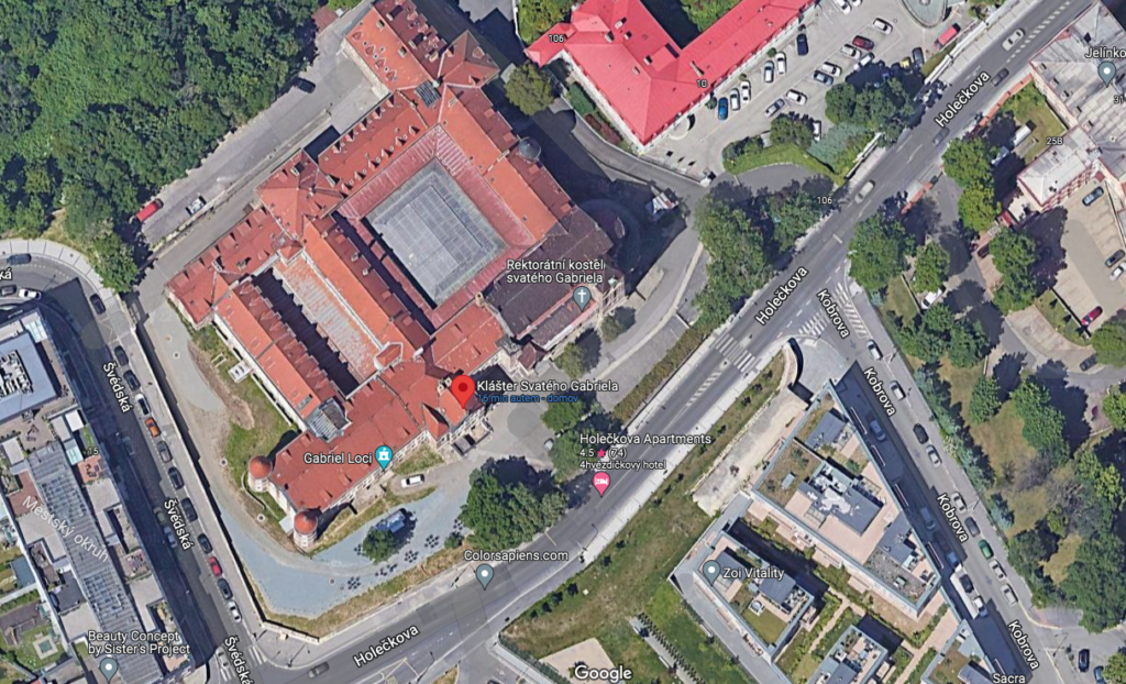 Satelitní pohled na klášter